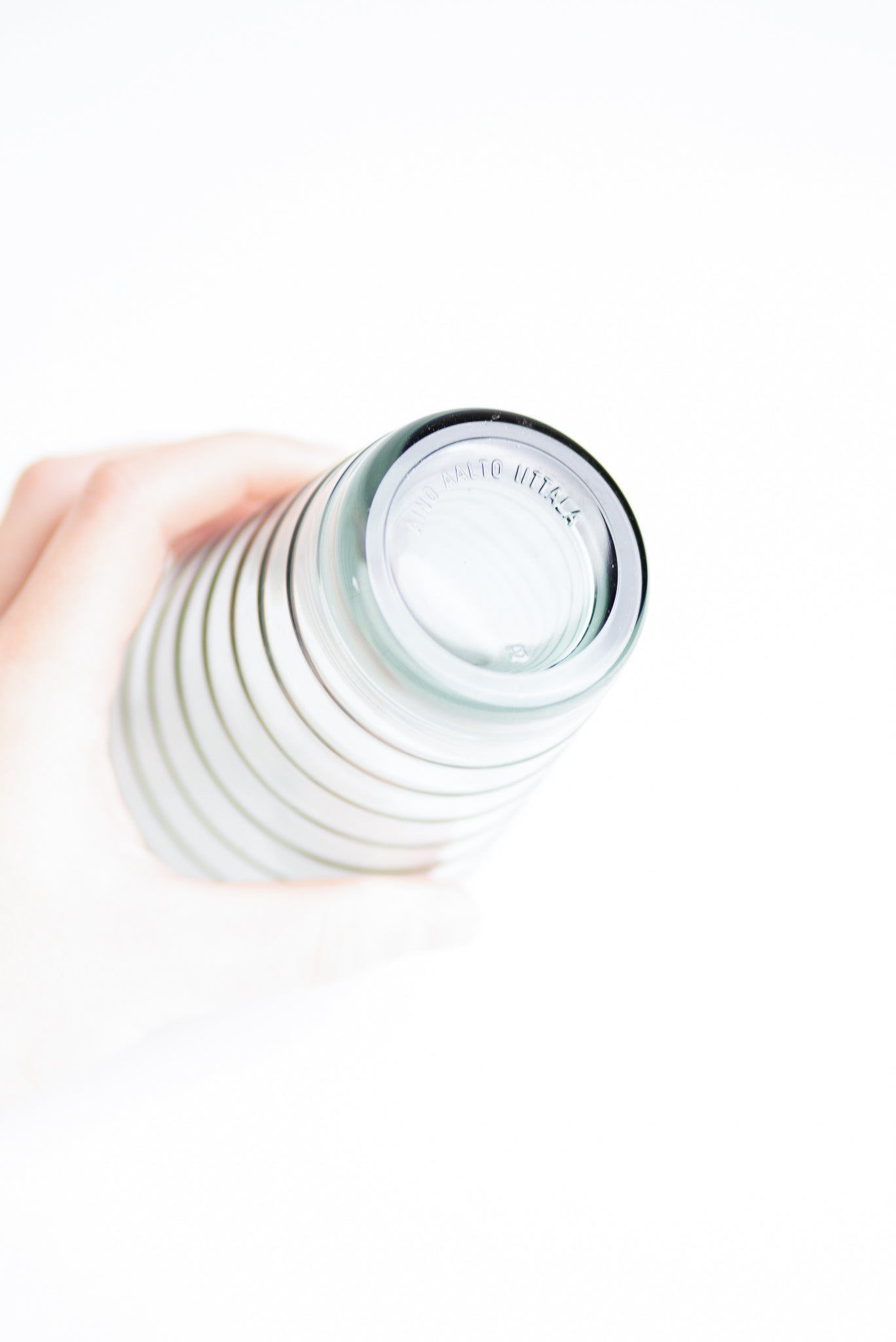 Šedá sklenice Aino Aalto Iittala