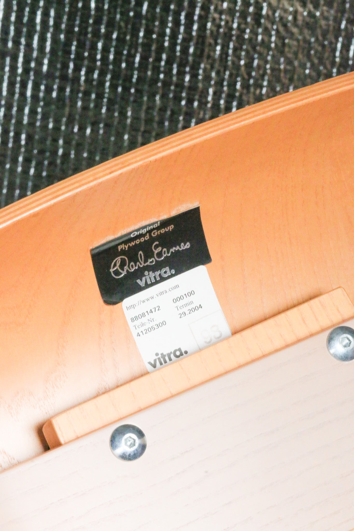 Dřevěná židle Vitra DCW by Charles & Ray Eames