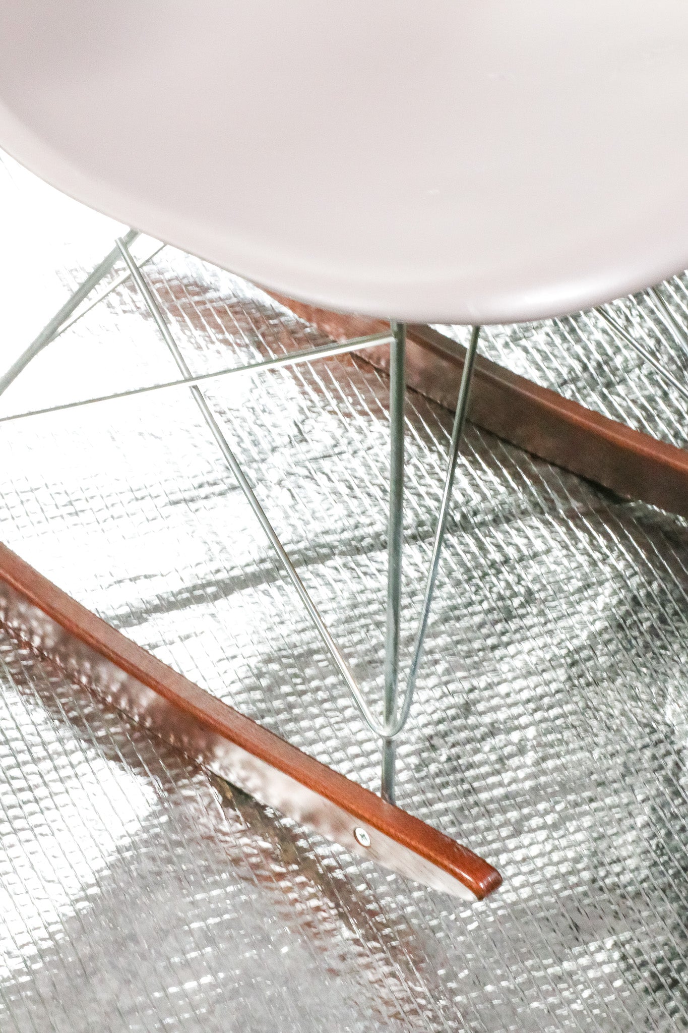 Houpací židle Vitra RAR