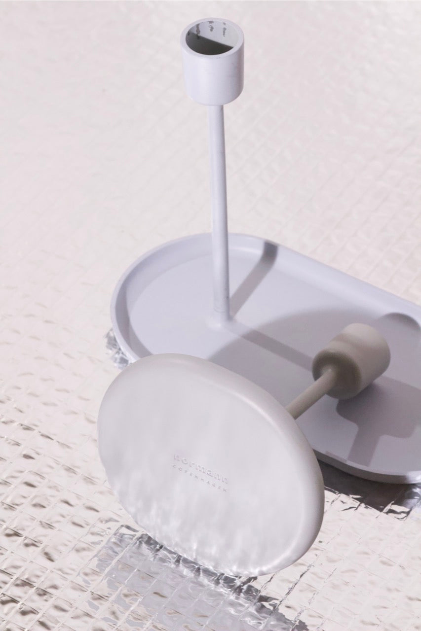 Kovový svícen Folk Normann Copenhagen