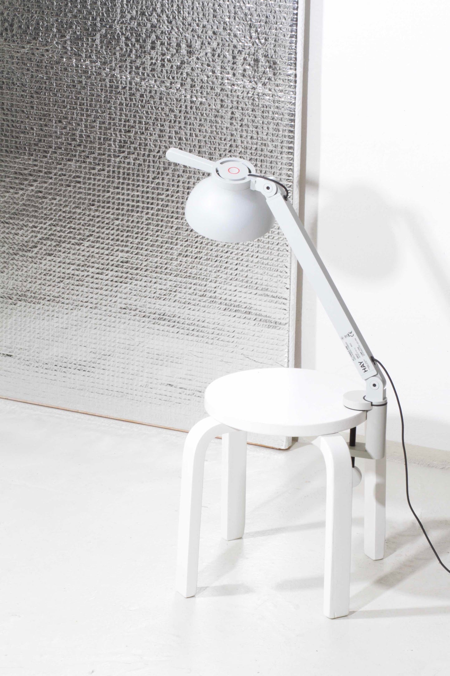 Šedá lampa Hay Pc Single Arm
