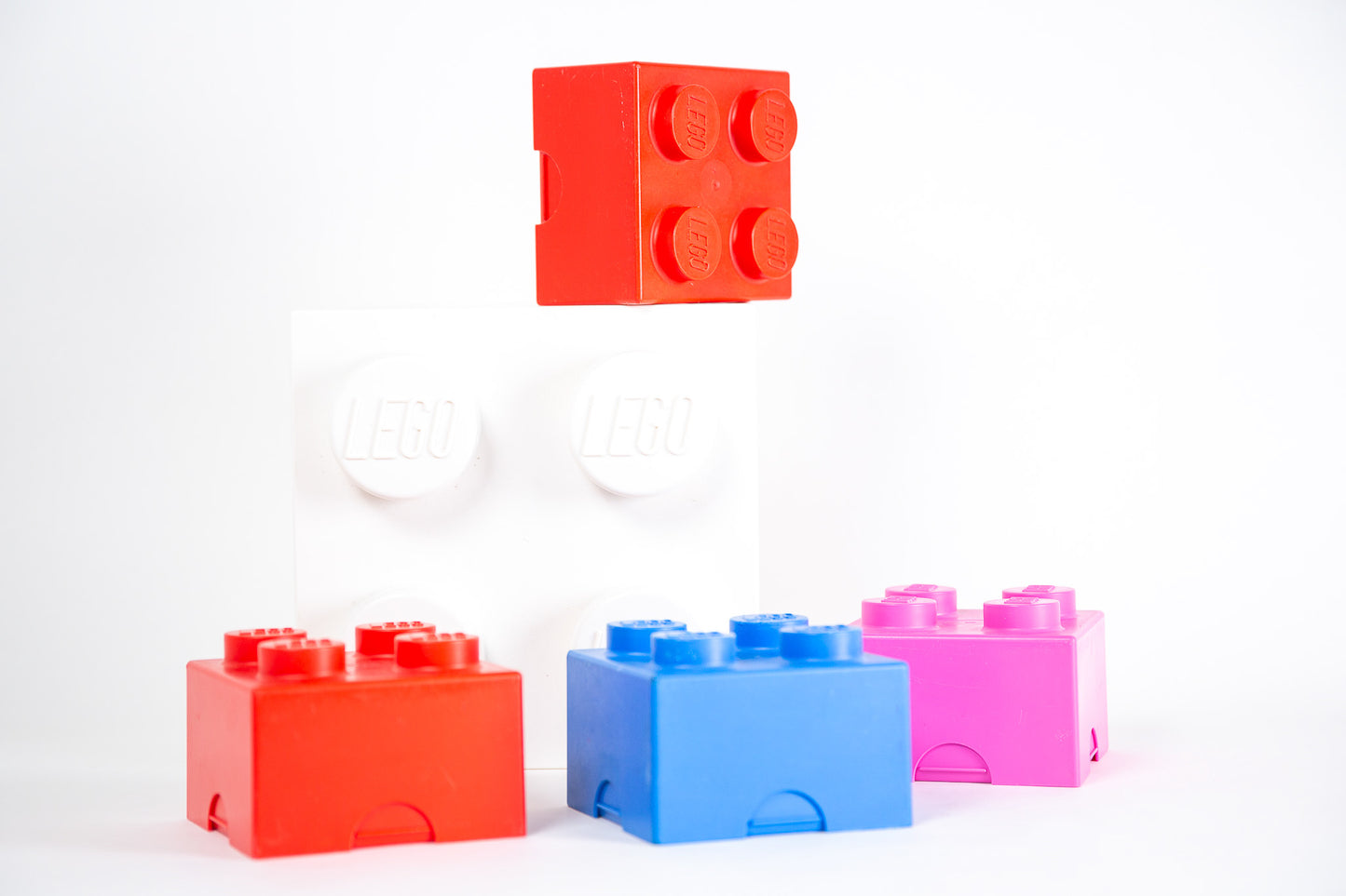 Červený box LEGO Denmark