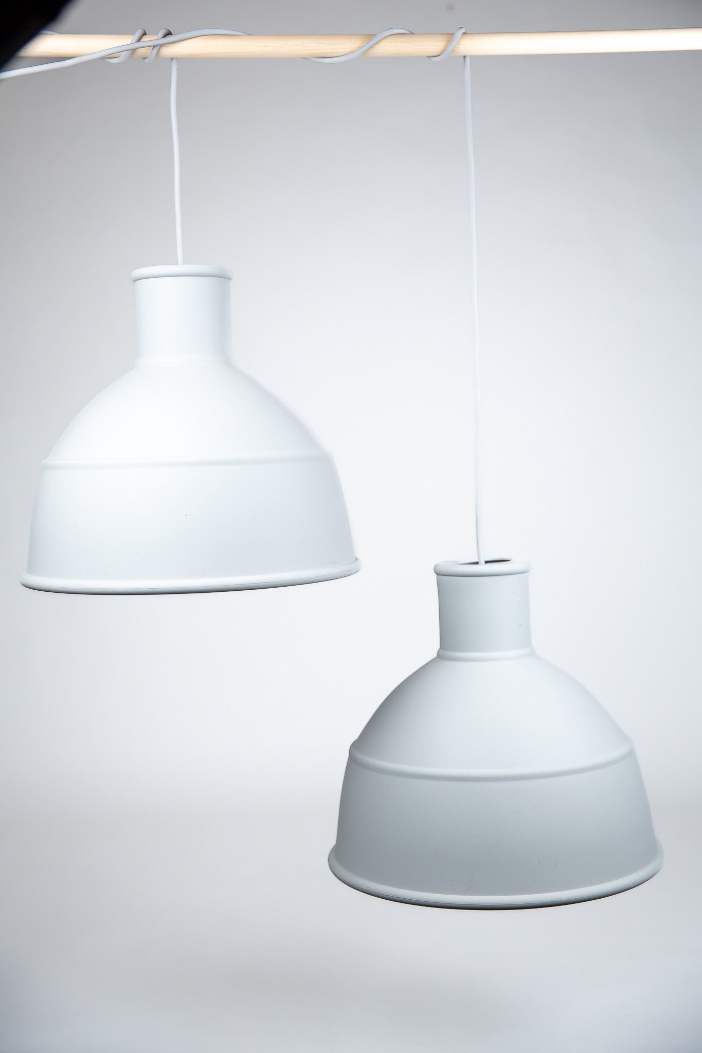 Silikonový lustr Muuto Unfold