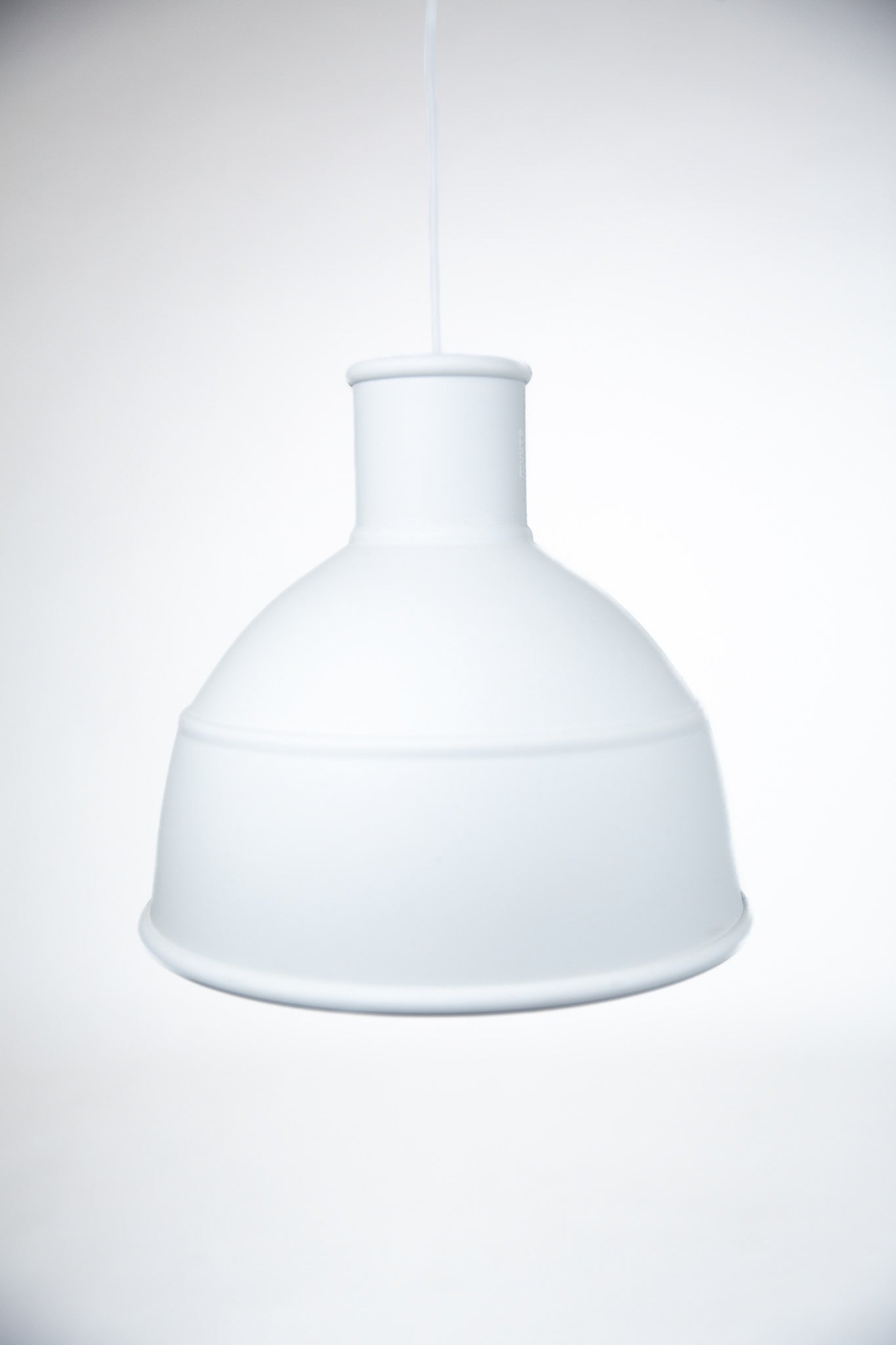 Silikonový lustr Muuto Unfold