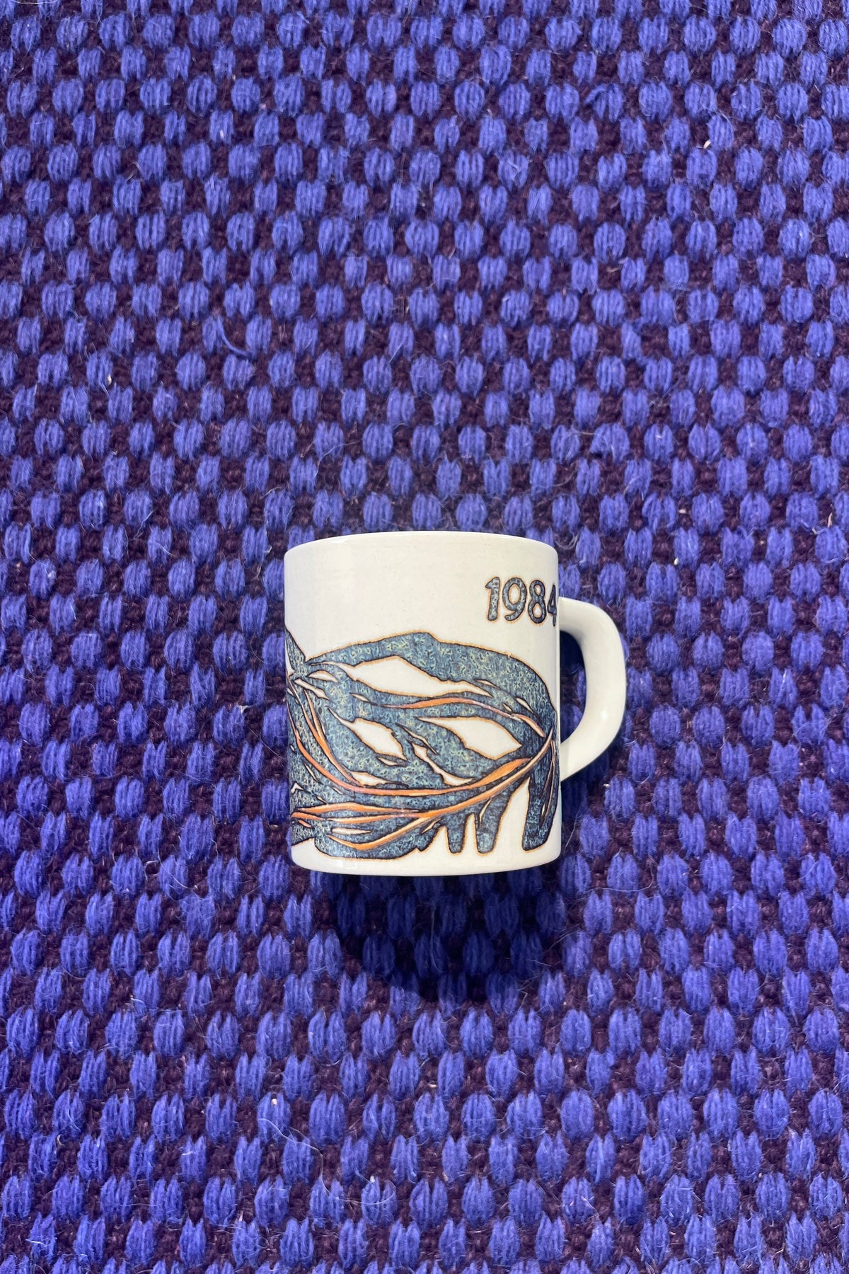 Výroční hrnek Royal Copenhagen 1984