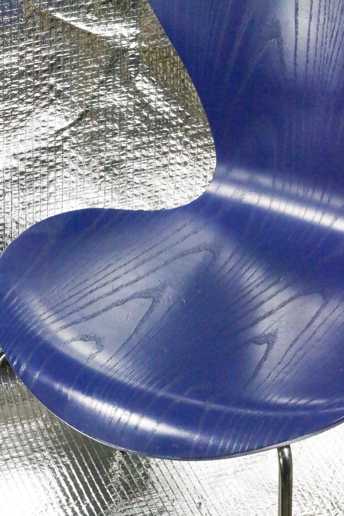 Modrá židle Arne Jacobsen series 7 by Fritz Hansen