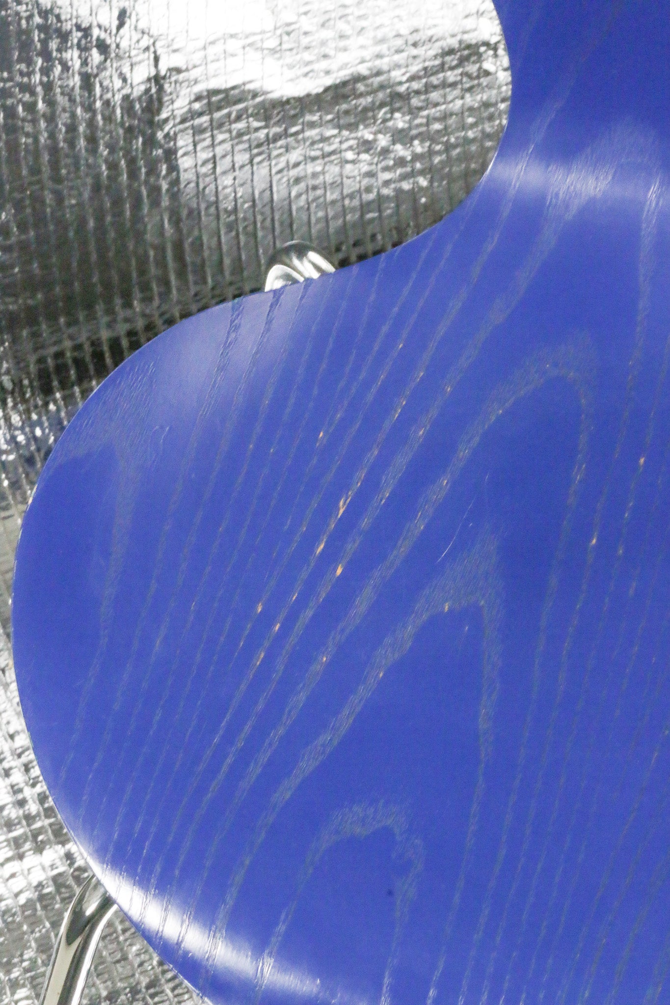 Modrá židle Arne Jacobsen series 7 by Fritz Hansen