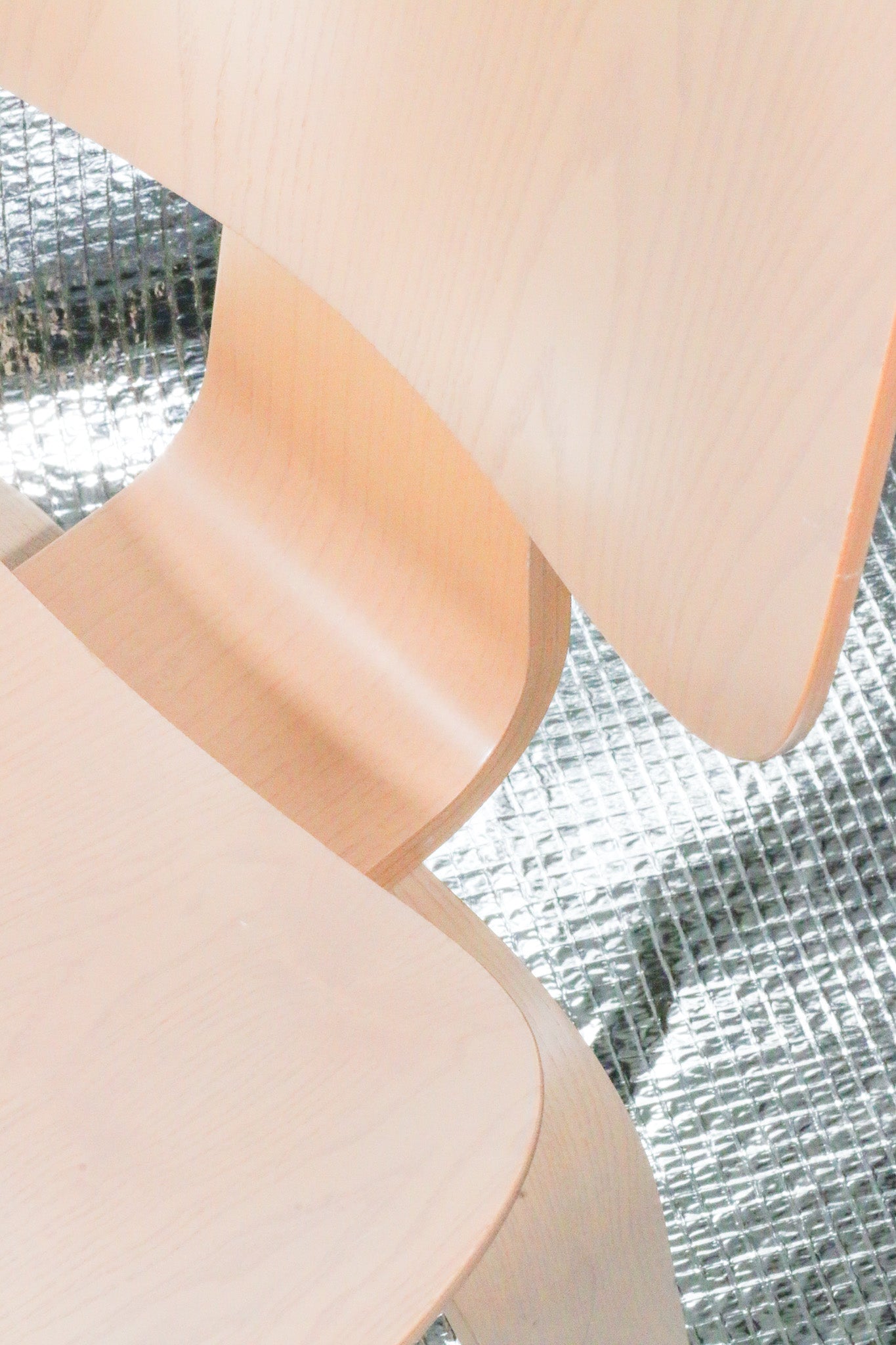 Dřevěná židle Vitra DCW by Charles & Ray Eames