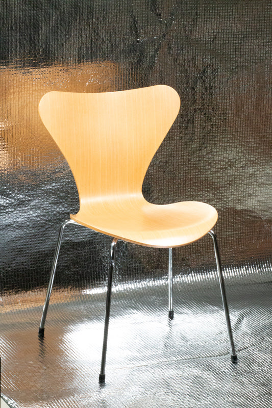 Židle Arne Jacobsen series 7 by Fritz Hansen