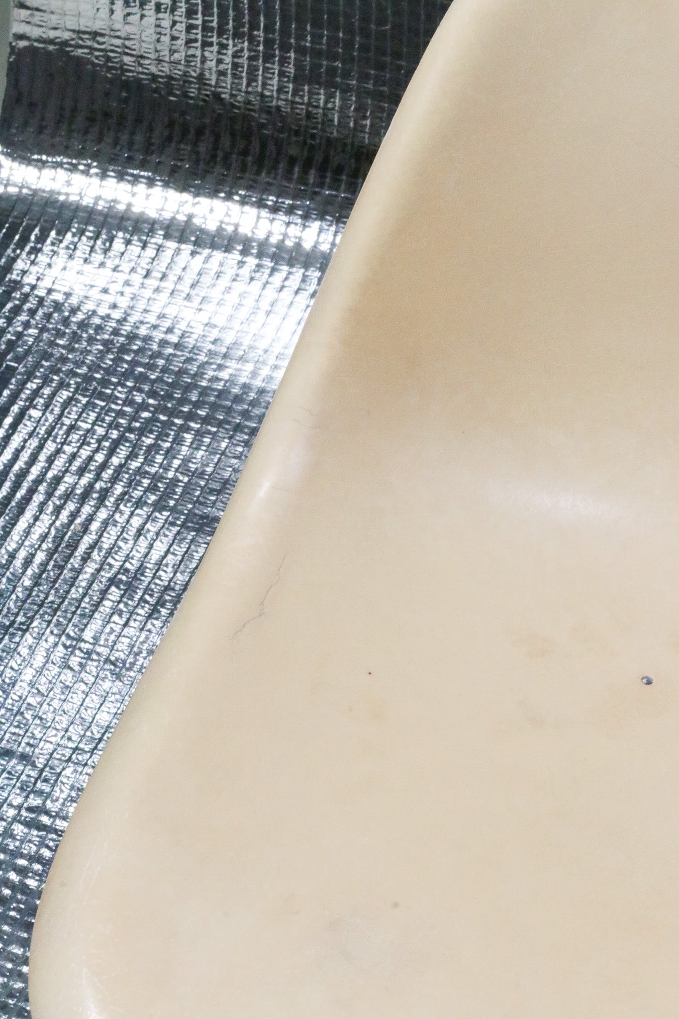 Béžová vintage židle Eames Herman Miller LKR