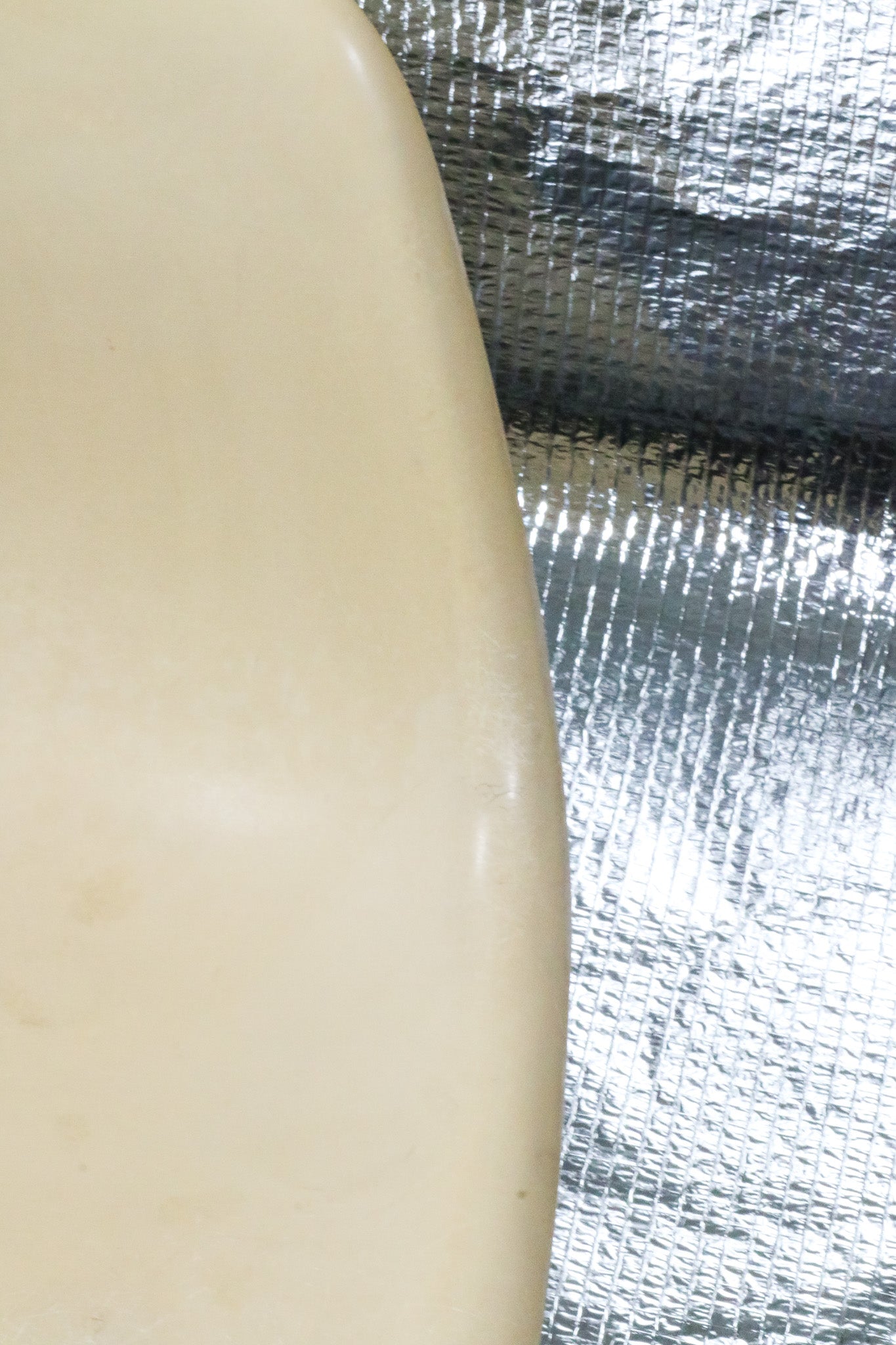 Béžová vintage židle Eames Herman Miller LKR