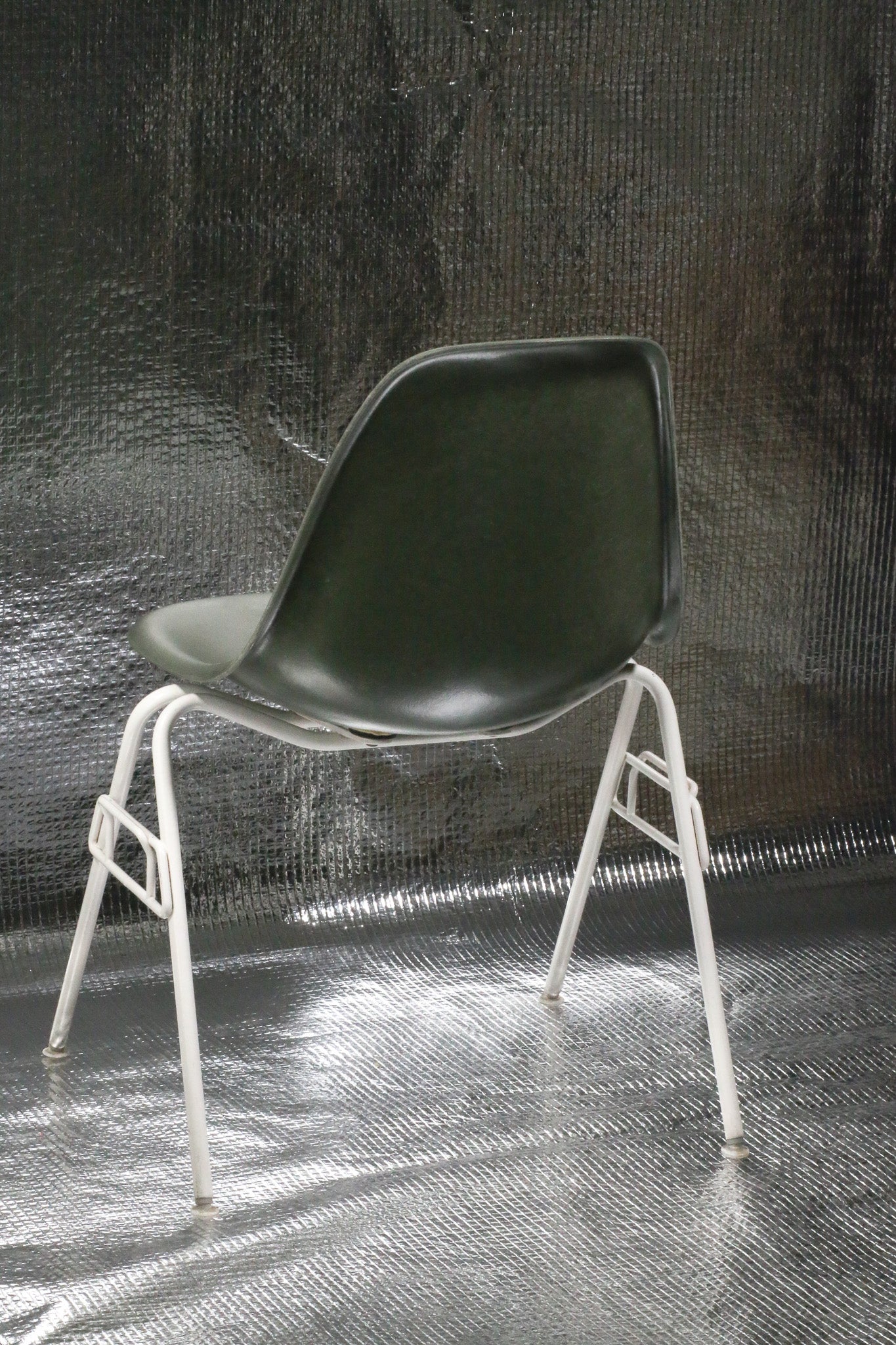 Zelená židle DSS Fiberglass Herman Miller by Charles & Ray Eames