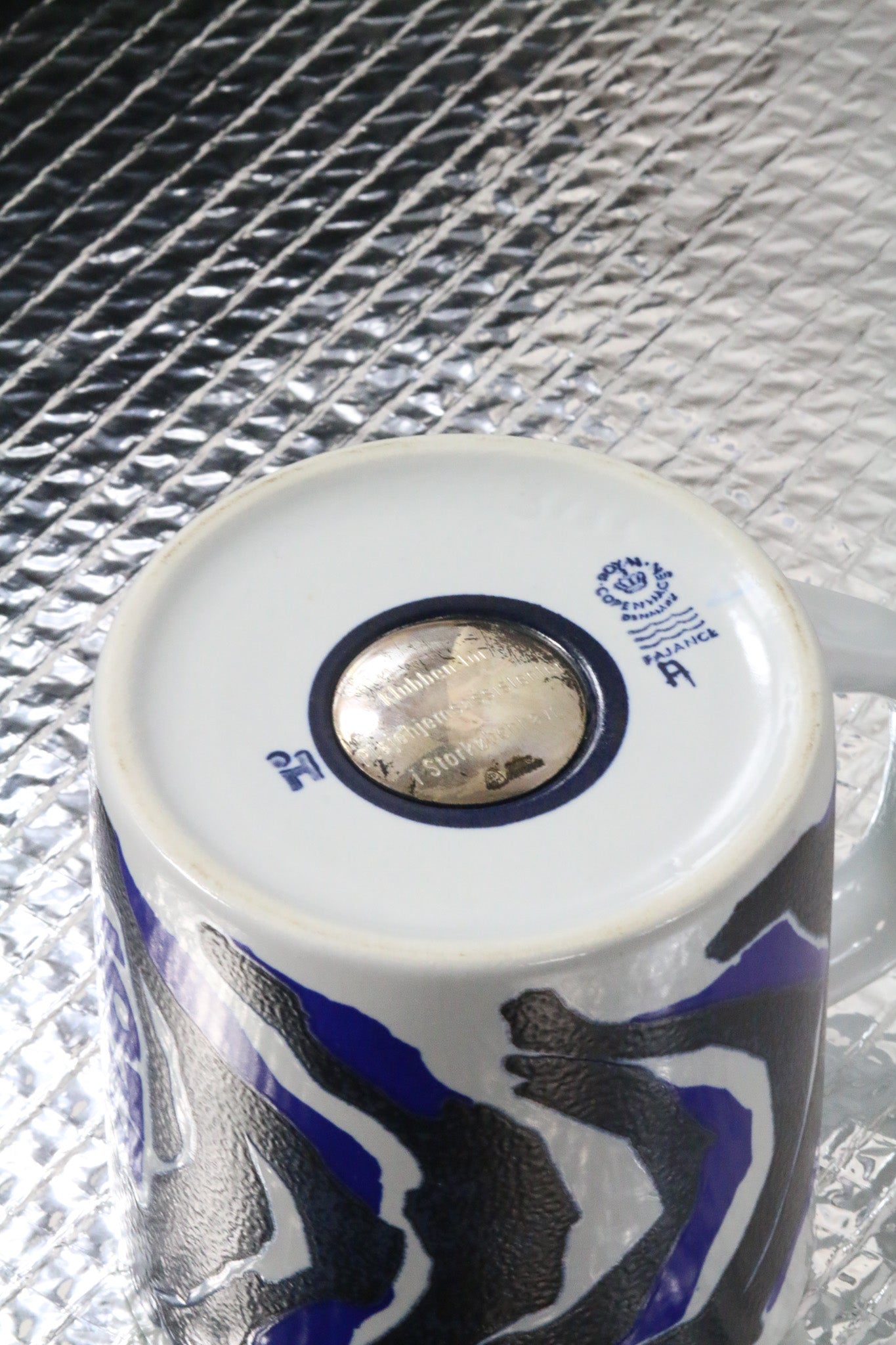 Výroční hrnek Royal Copenhagen 1977