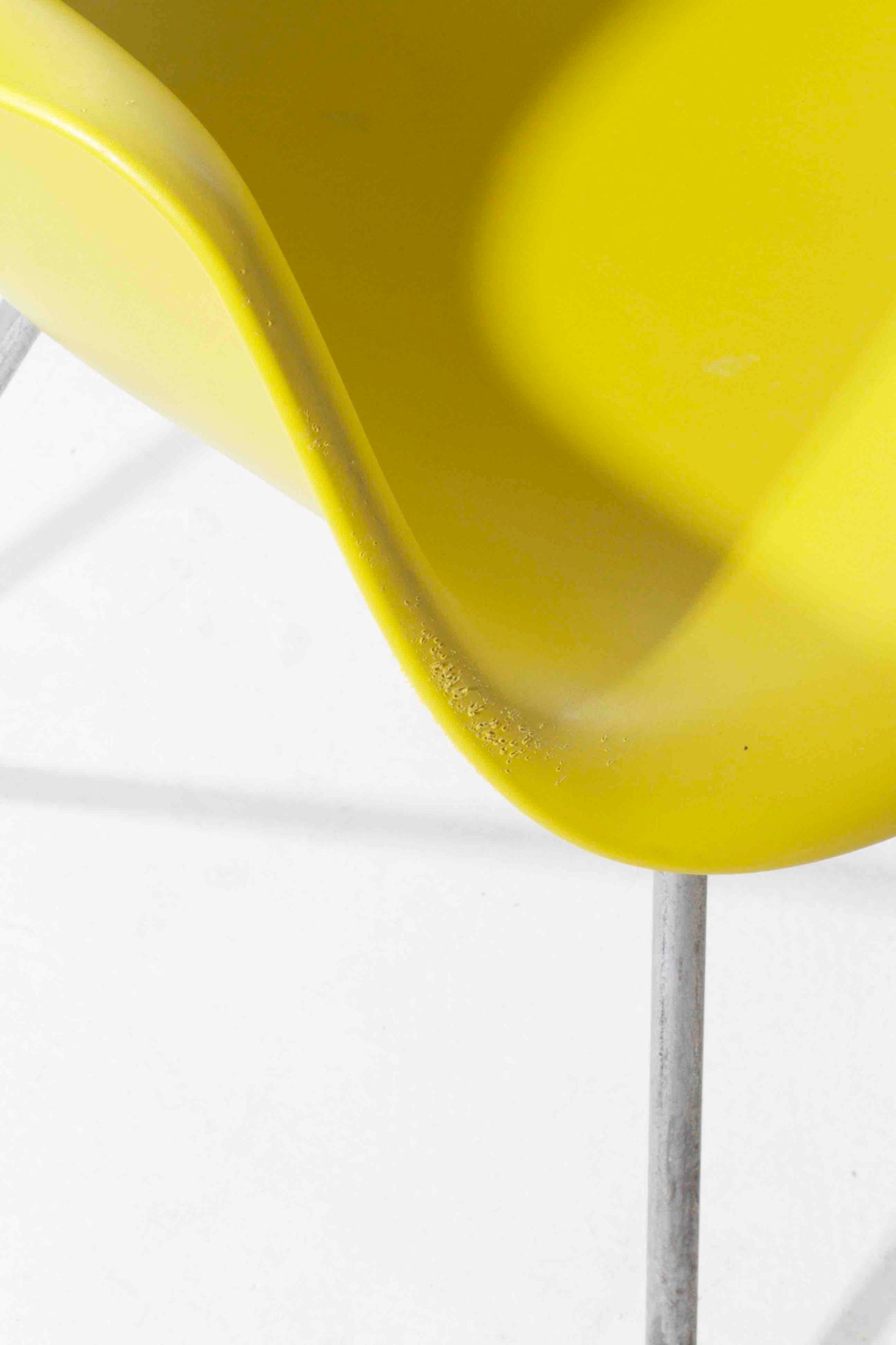 Vitra Eames Plastic Airmchair DAR