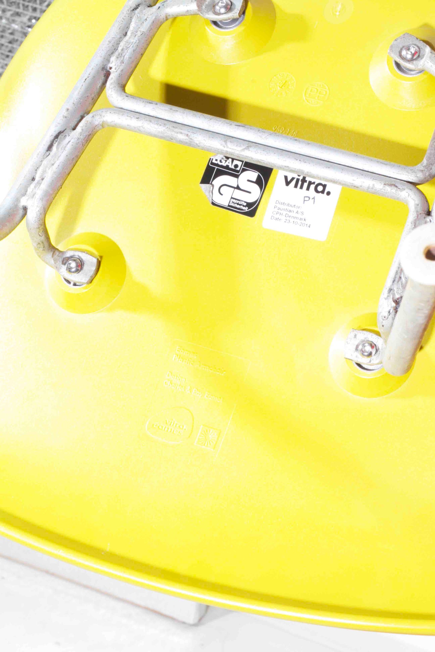 Vitra Eames Plastic Airmchair DAR