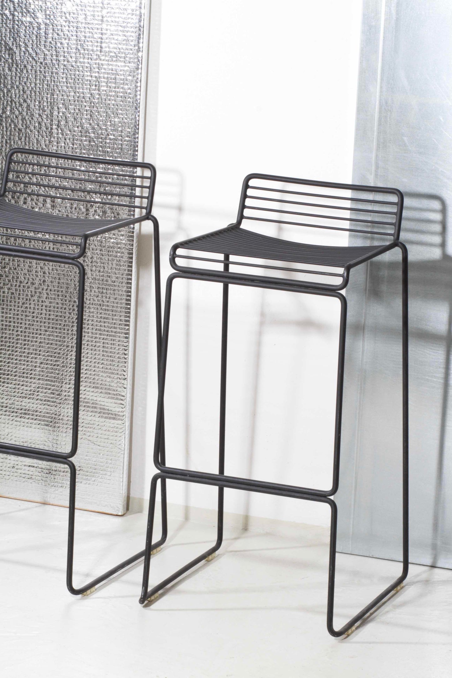 Kovová barová stolička HAY Hee Stool