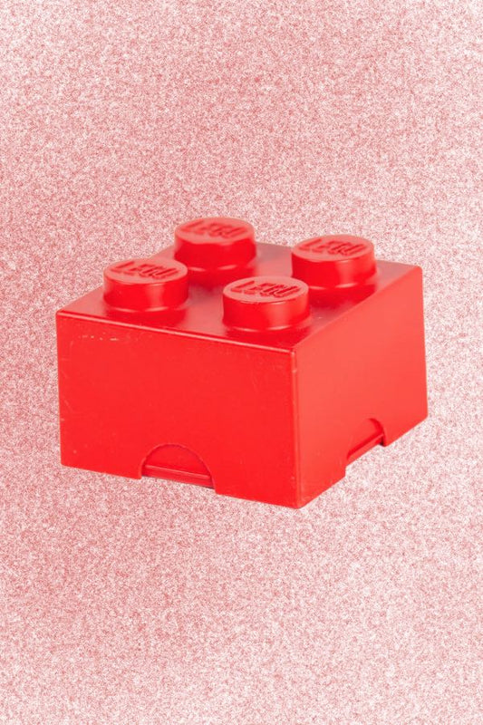 Červený box LEGO Denmark