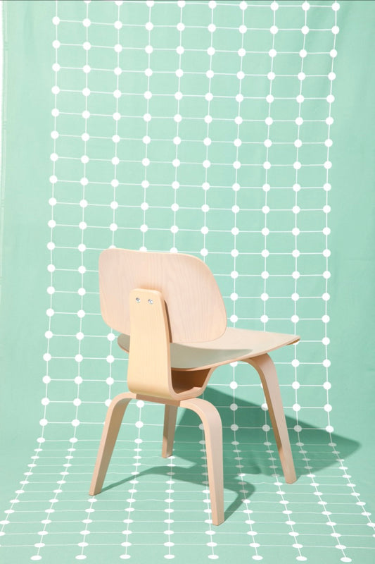 Dřevěná židle Vitra DCW by Charles & Ray Eames