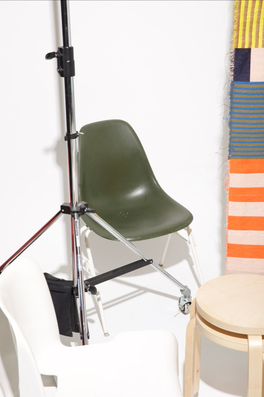 Zelená židle DSS Fiberglass Herman Miller by Charles & Ray Eames